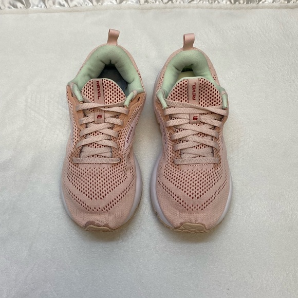 Brooks Revel 6 athletic running shoes in the Peach Whip/Pink women’s size 6.5 - Picture 3 of 12
